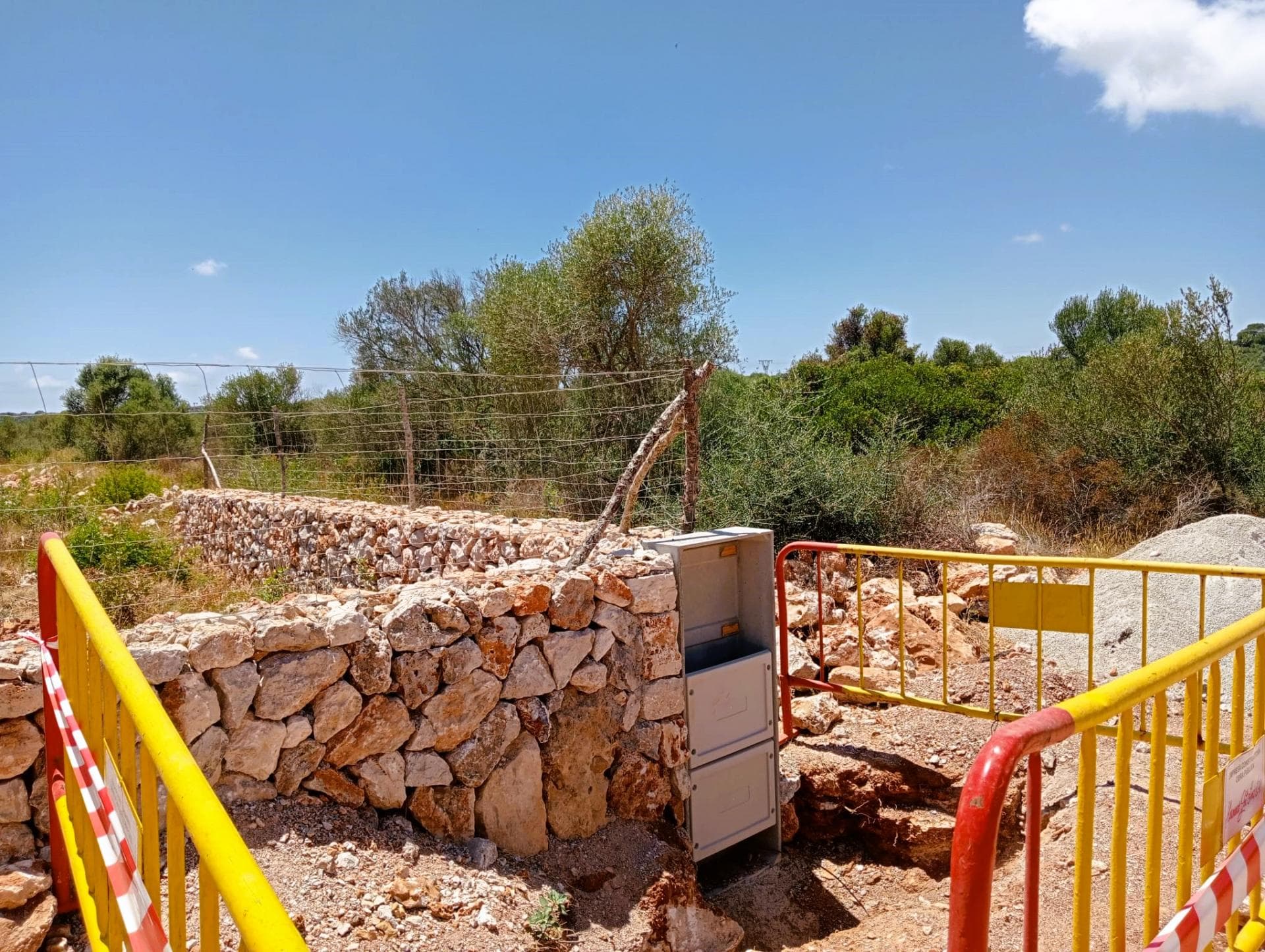 Terreno de 49.000m2 en Santanyí con licencia y proyecto con piscina – foto principal