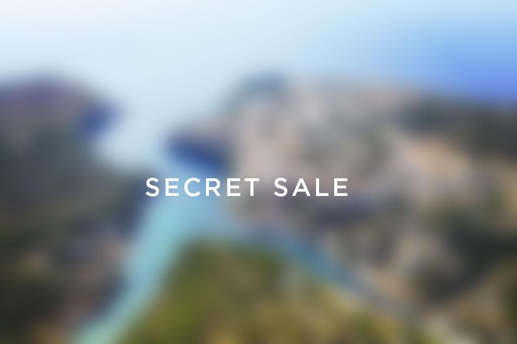 ¡Impresionante terreno rústico de 23.000 m² con vistas al mar!