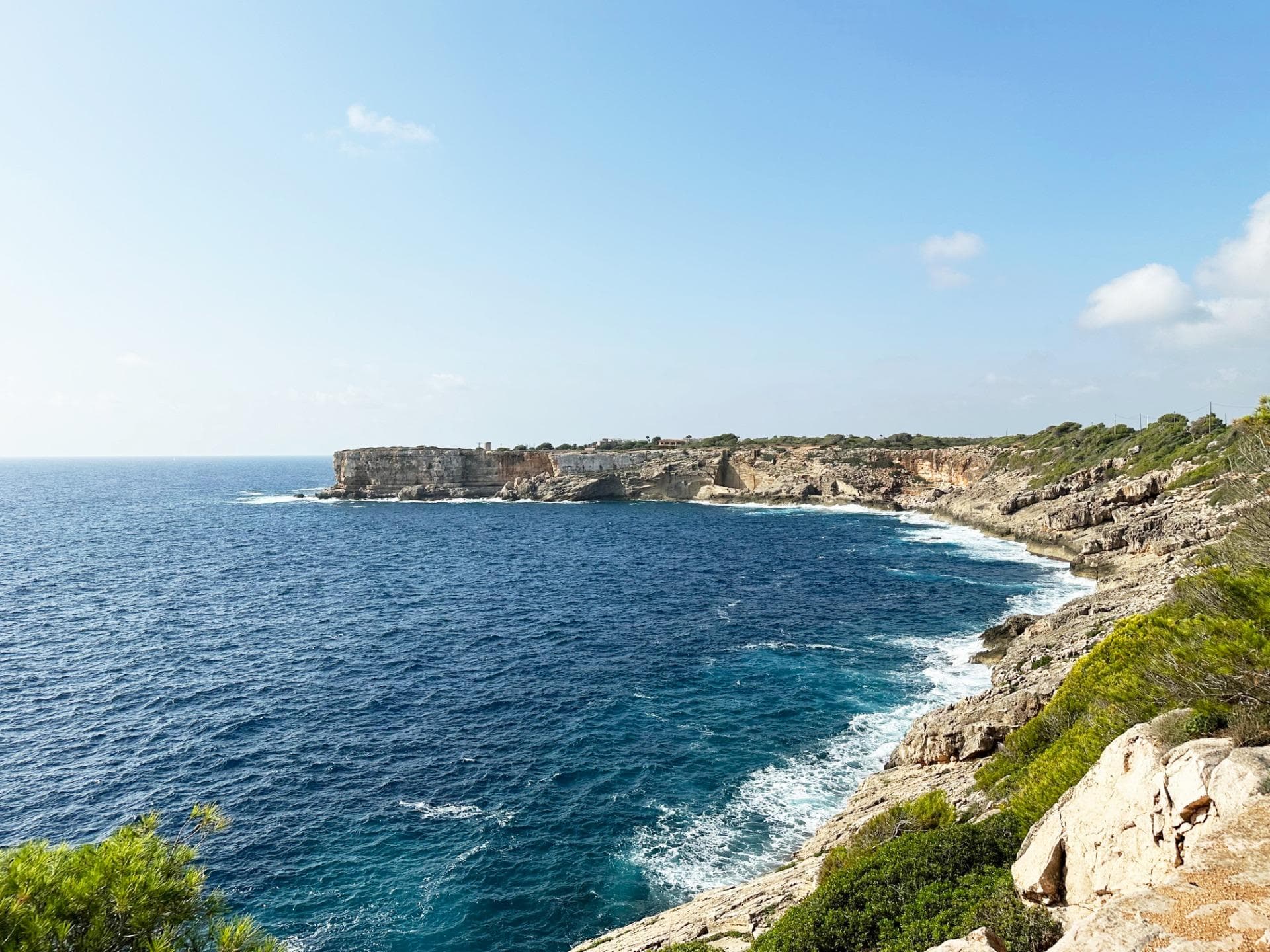 Chalet en primera línea de mar cerca de Mondragó con permiso de ampliación y vistas panorámicas. – foto 3