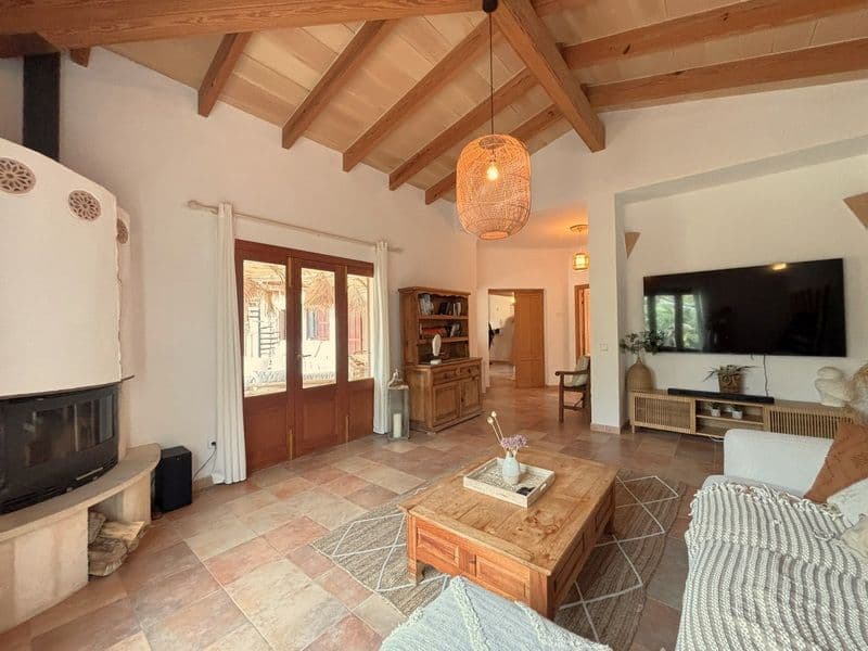 Beautiful tastefully decorated finca with air heating, swimming pool, covered terrace 5 minutes walk from S ̈Amarador beach – foto principal