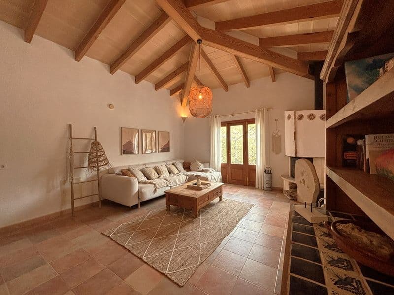 Beautiful tastefully decorated finca with air heating, swimming pool, covered terrace 5 minutes walk from S ̈Amarador beach – foto 3