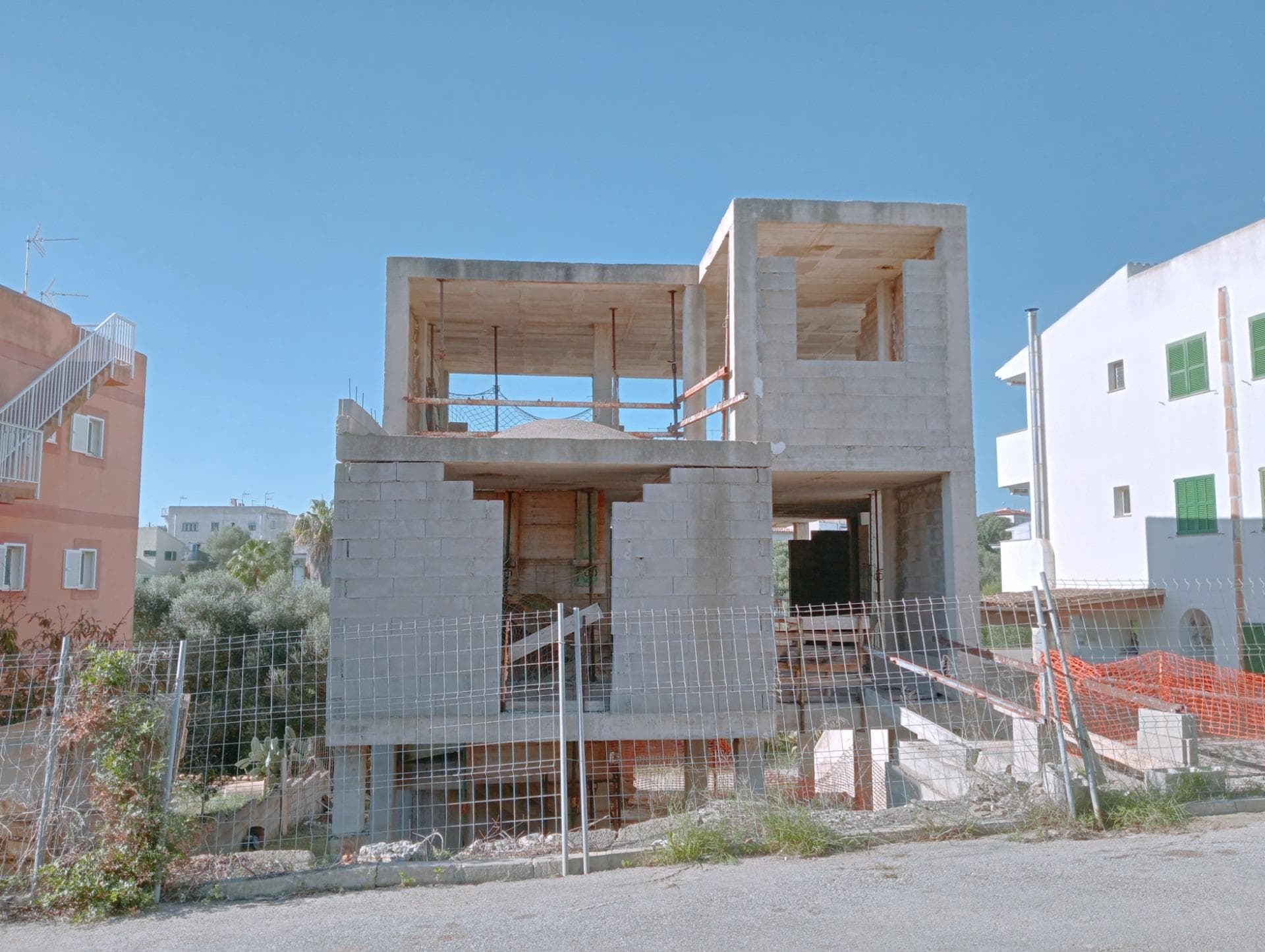 Solar con Licencia y Estructura iniciada en Portocolom