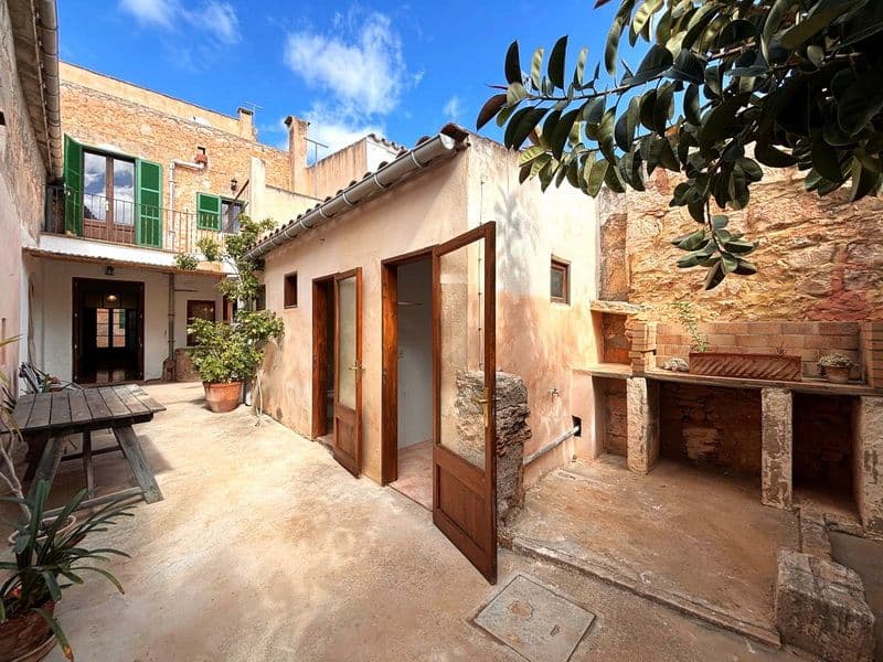 Une maison de village unique et authentique, aux détails soignés, avec garage et patio, située au cœur de Santanyi. – foto 2