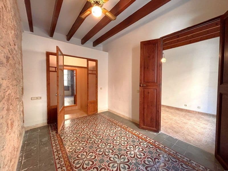 Une maison de village unique et authentique, aux détails soignés, avec garage et patio, située au cœur de Santanyi. – foto 3