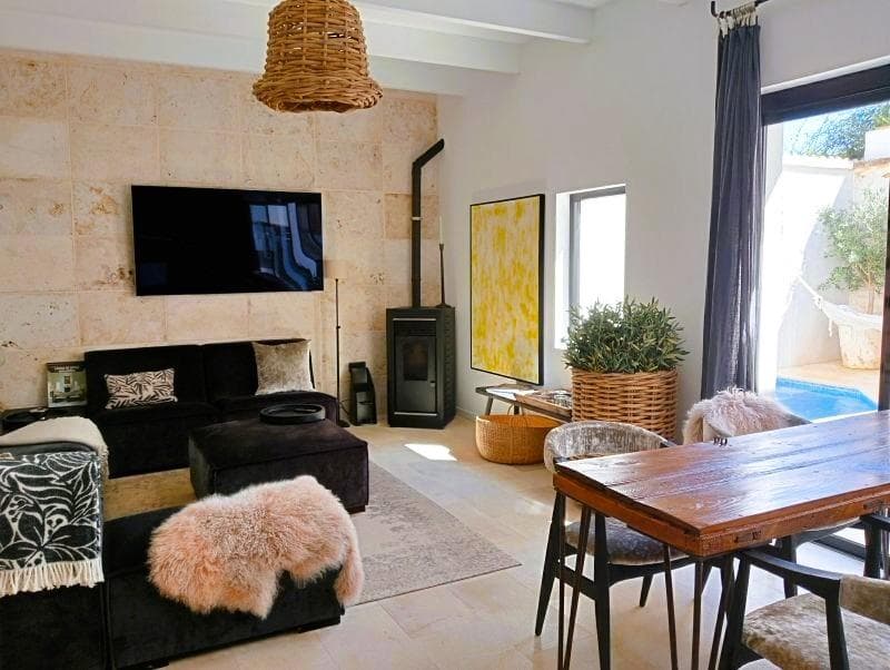 Exclusiva Casa de Pueblo Reformada con Encanto y Vistas en Ses Salines – foto 2