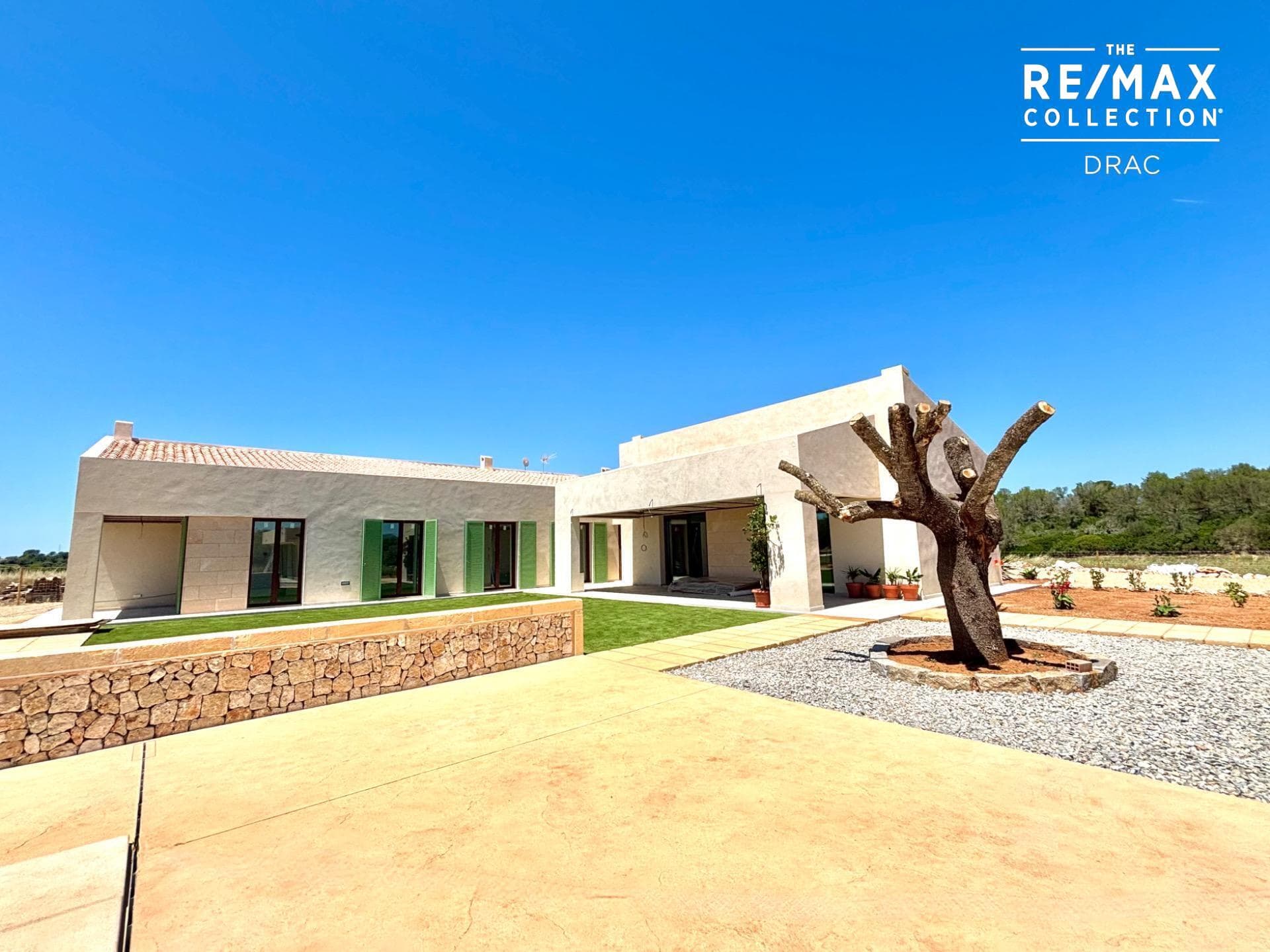 Espectacular Finca moderna de obra nueva en un entorno natural con piscina a15 minutos de Santanyi. – foto 3