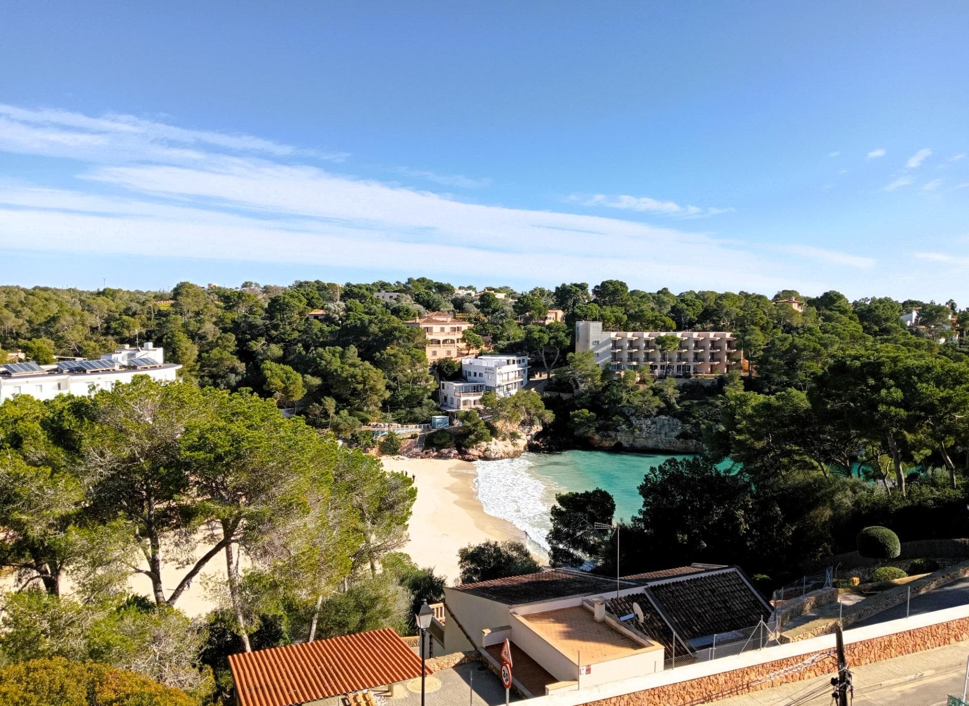 Joya Costera en Cala Santanyí: Vistas al Mar y Calidad Impecable – foto 3