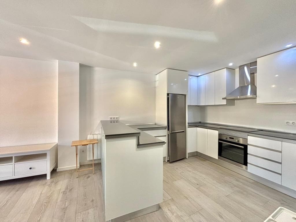 Schöne, helle, möblierte und renovierte Wohnung mit kleinem Balkon und grosser Garage in Santanyi. – foto 2