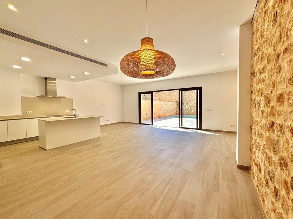 Wunderschönes helles Stadthaus mit Pool und Fussbodenheizung, nur wenige Schritte von der Plaza Major in Santanyi entfernt. – foto 2