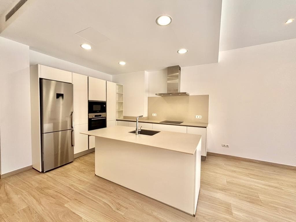 Wunderschönes helles Stadthaus mit Pool und Fussbodenheizung, nur wenige Schritte von der Plaza Major in Santanyi entfernt. – foto 4