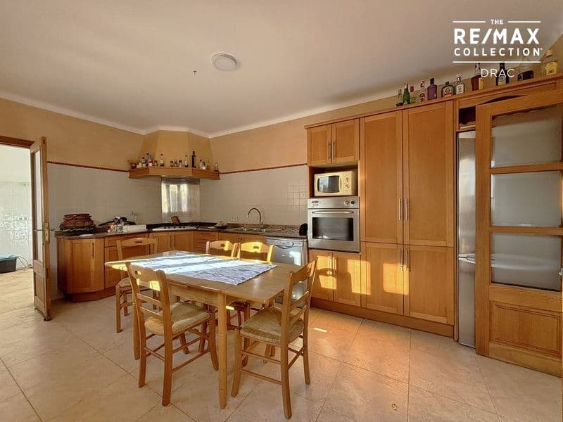 Luminoso encantador piso, amueblado de 4 habitaciones con calefacción en primera planta en Santanyí.