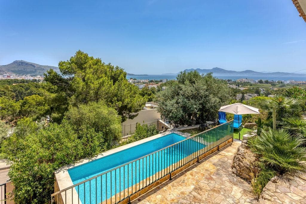 EXCLUSIVE: Family villa with sea views in the coveted Puerto de Pollensa – foto 2