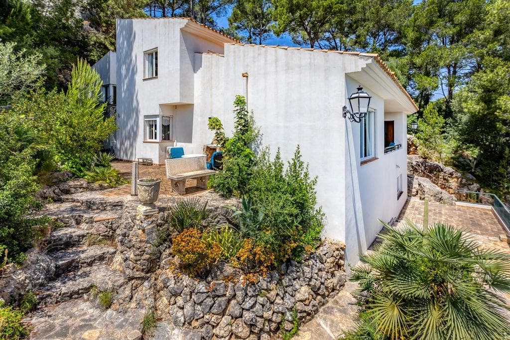 EXCLUSIVE: Family villa with sea views in the coveted Puerto de Pollensa – foto 3