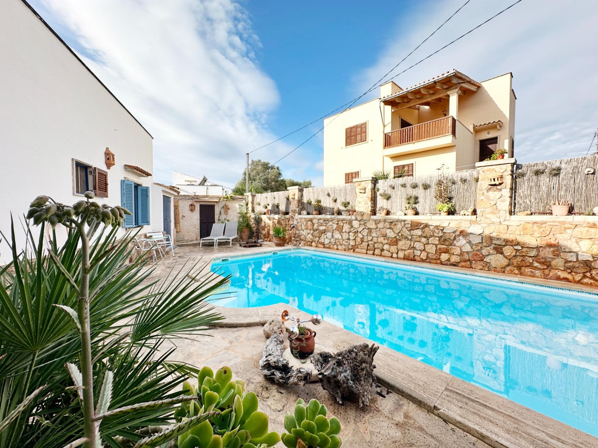 Chalet con vistas infinitas al mar, licencia vacacional y piscina en Cala Figuera – foto 2